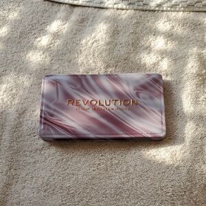 Makeup Revolution Forever Flawless Nude Silk Palette